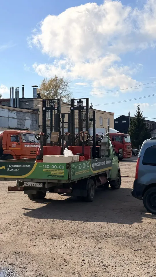 Оптовая отгрузка: 4 штабелера OXLIFT и 6 запасных ведущих колёс