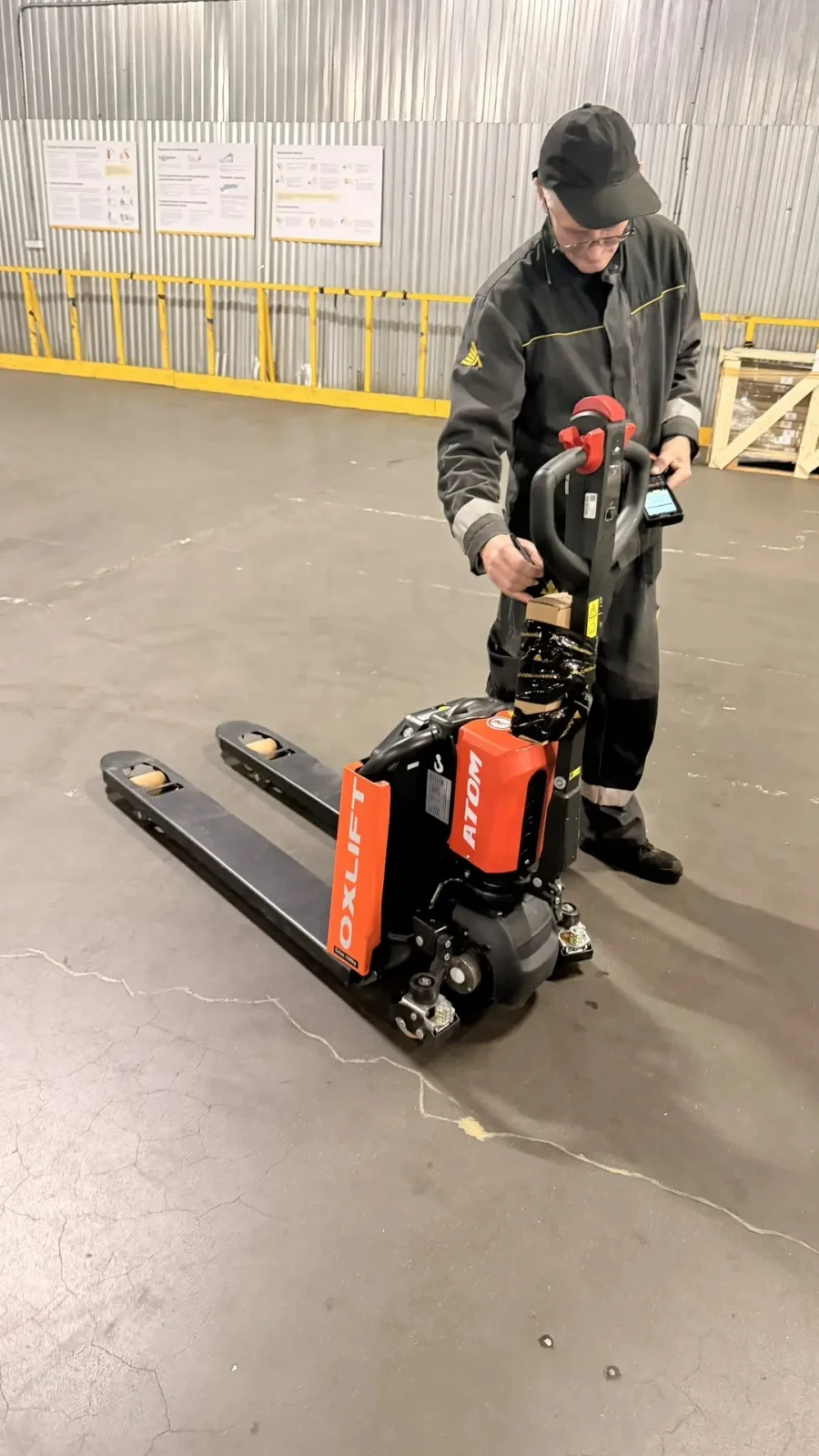 Самоходная тележка OXLIFT PTE15Q-A для склада в Красноярске