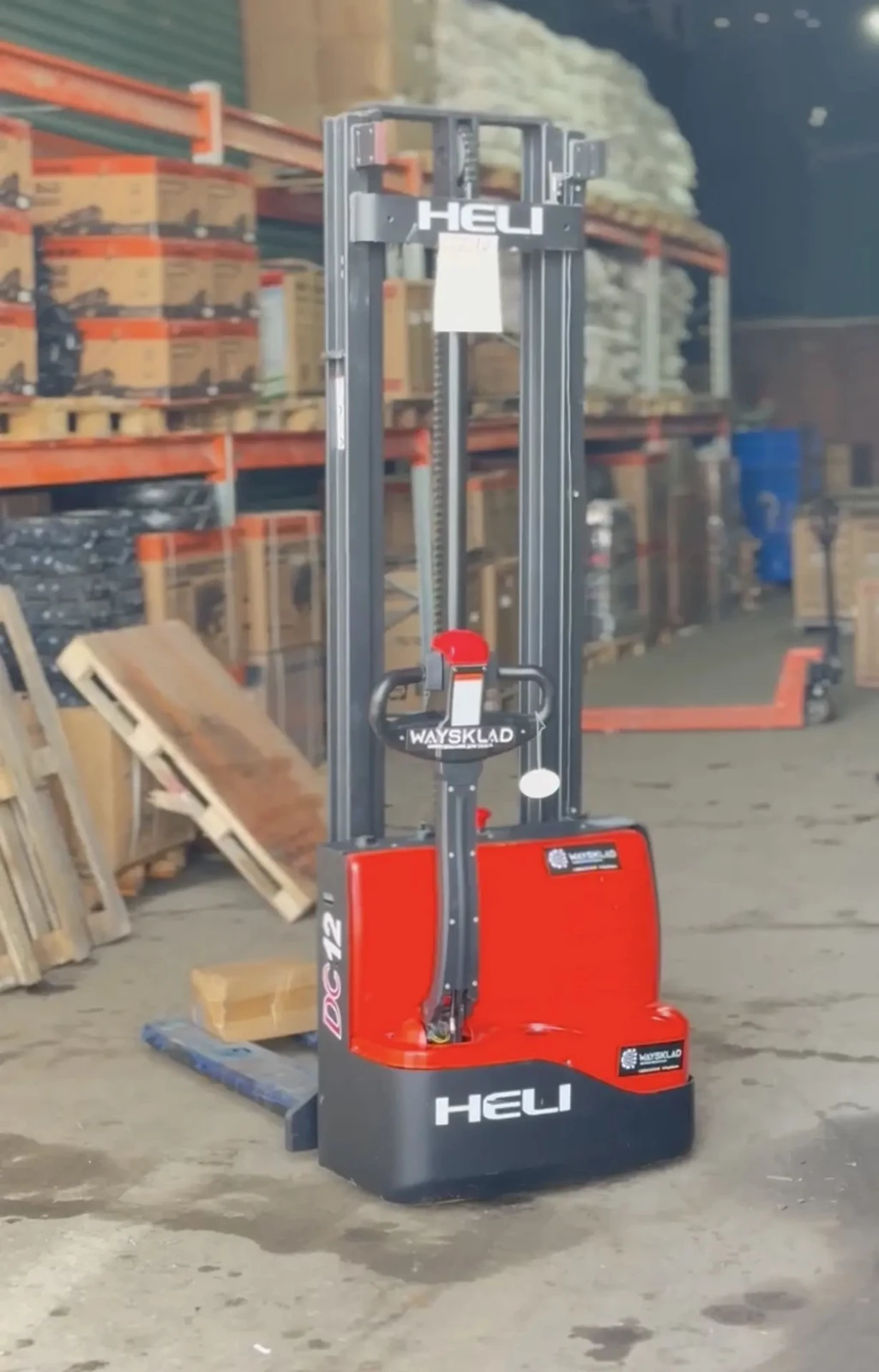 Штабелер HELI 1,5 т / 3,6 м для склада строительного оборудования