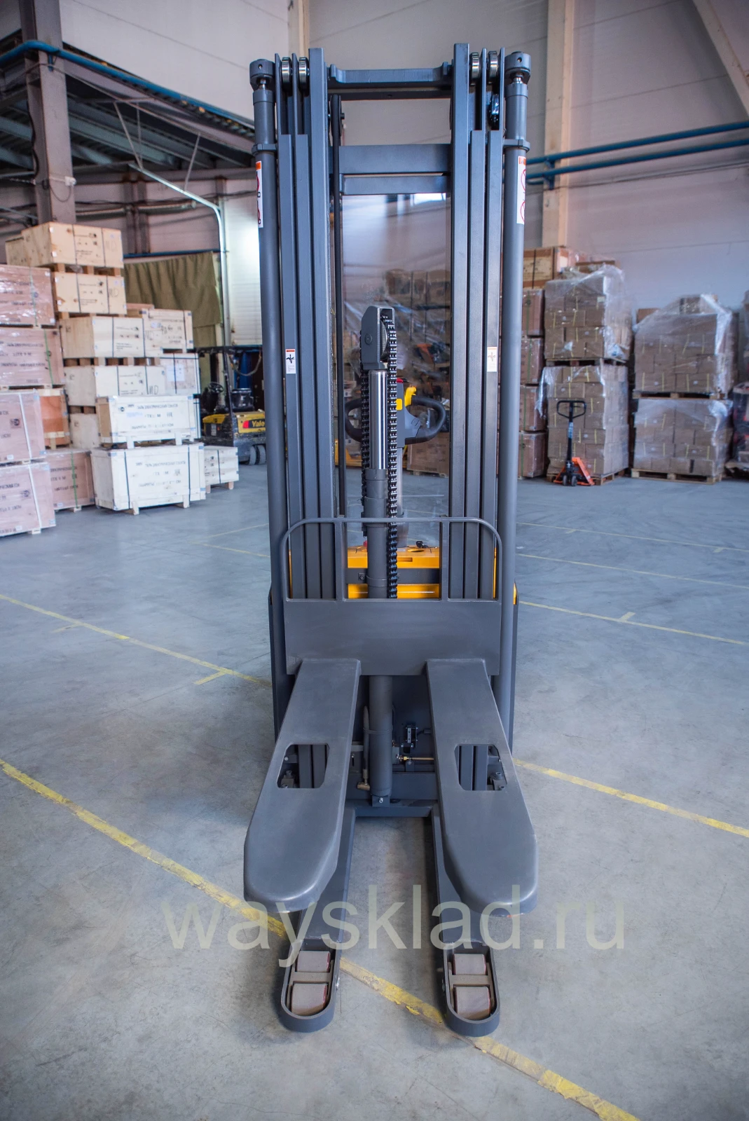 Штабелер самоходный 1,5 т 4,5 м XILIN CDDK15-III Li-ion 24/150 В/Ач (с платформой) — дополнительное фото 8