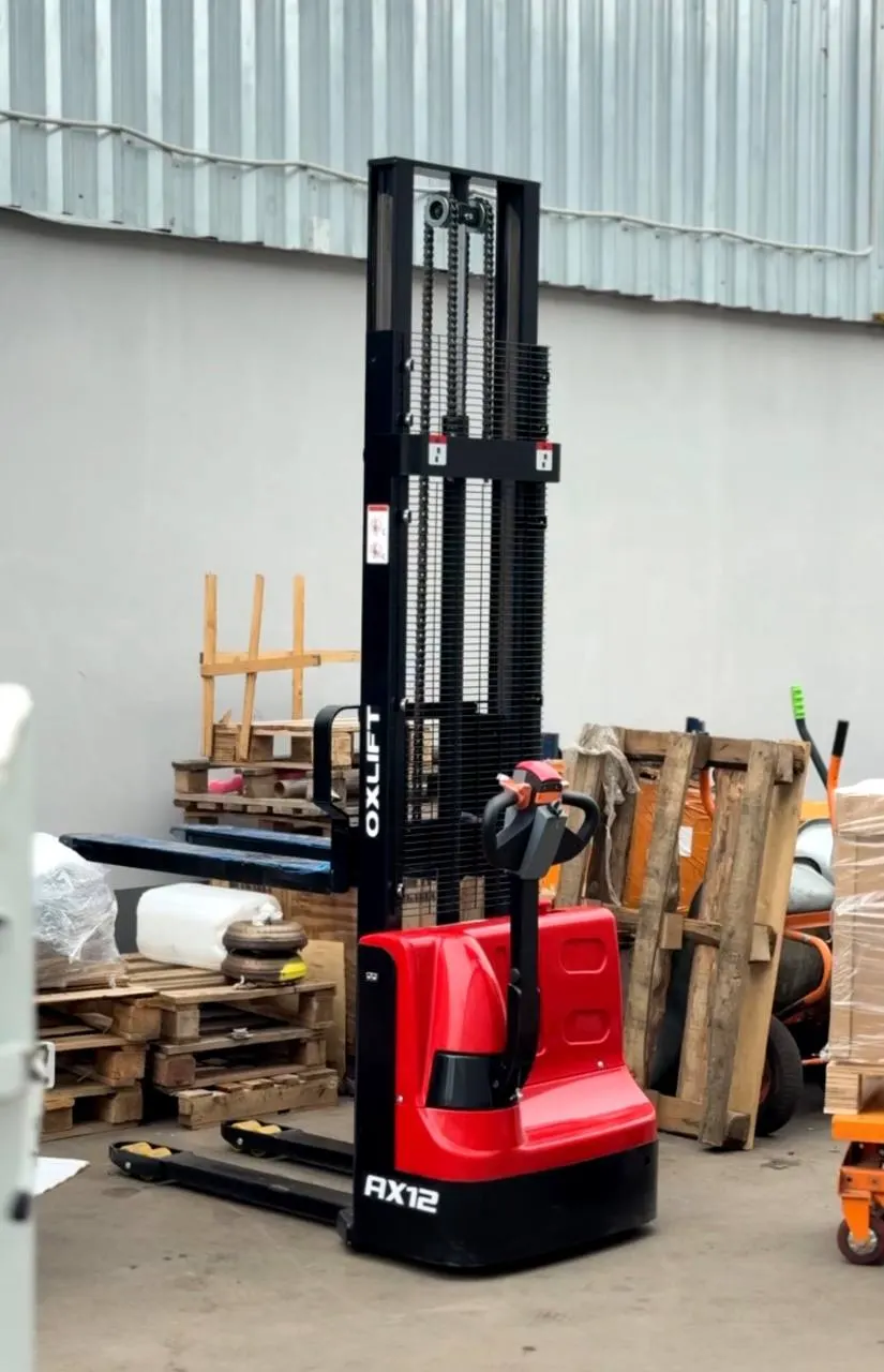 Как самоходный штабелер AX12 и поломоечная машина М7 ускорили работу сервисного центра АКПП в Москве 1