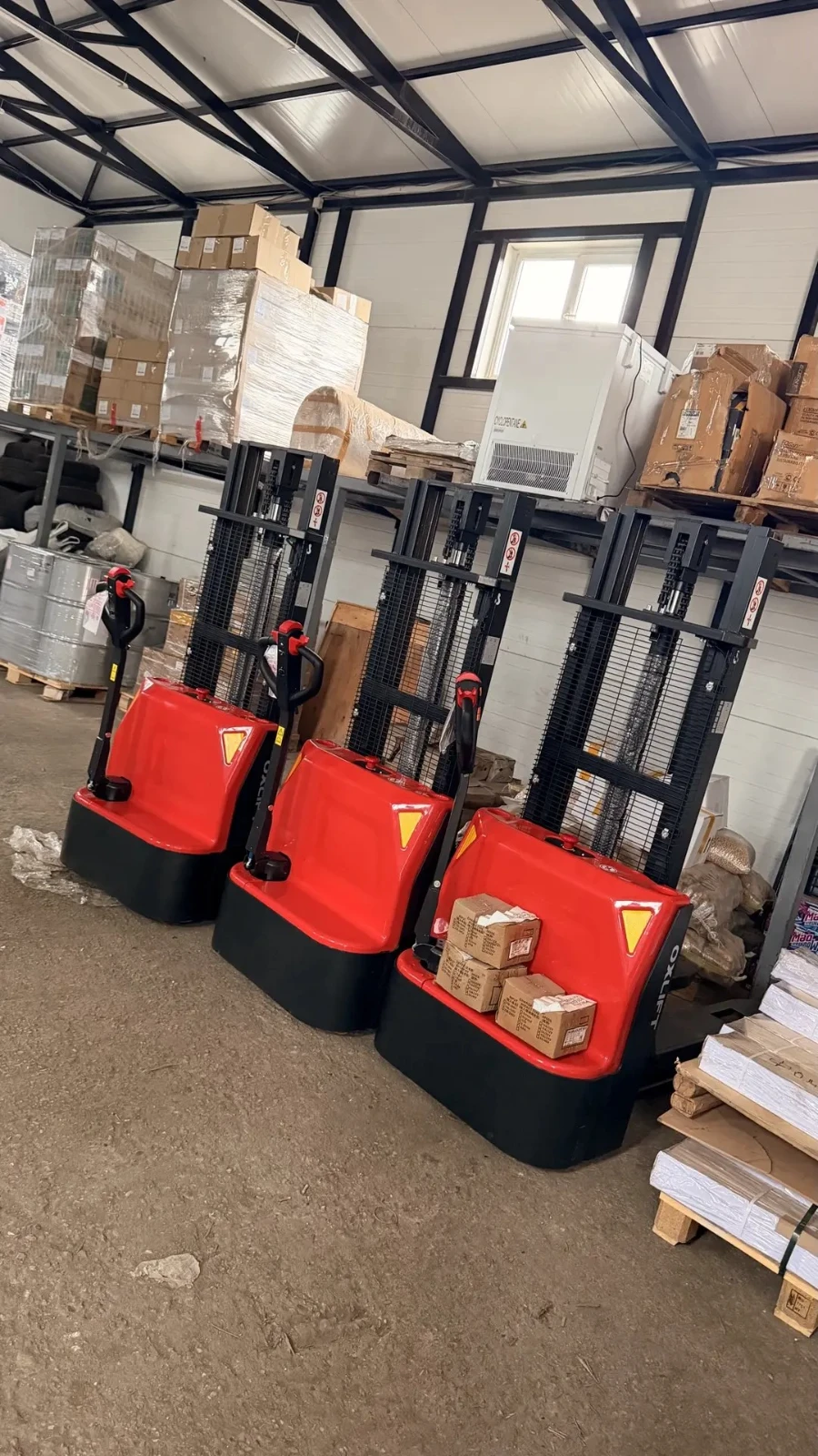 Три штабелера OXLIFT PSE15L отправлены в Уфу, Воронеж и Нальчик