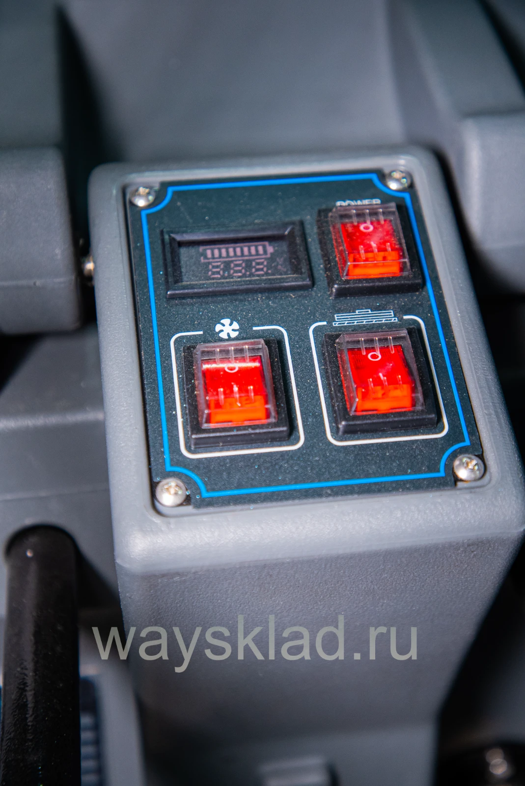 Машина поломоечная с АКБ GEL 24/100 В/Ач TOR COMPACT 56 — дополнительное фото 4