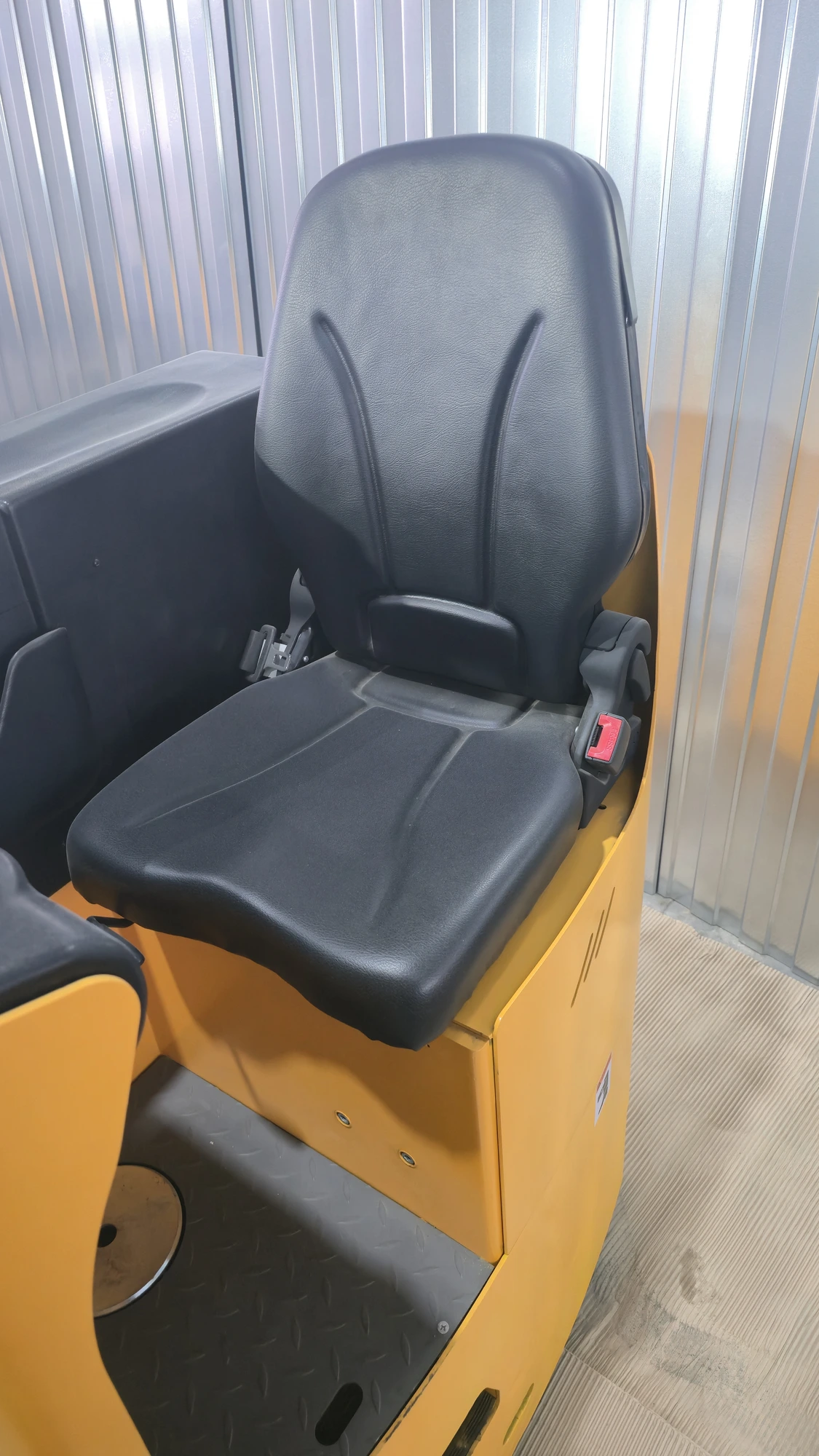 Тележка электрическая 2000 кг 1150 мм XILIN CBD20Z с кабиной 24/320 В/Ач — дополнительное фото 3